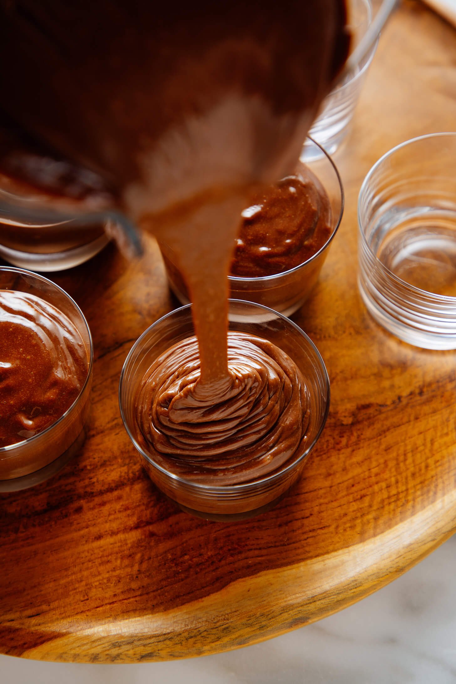 pouring pots de crème